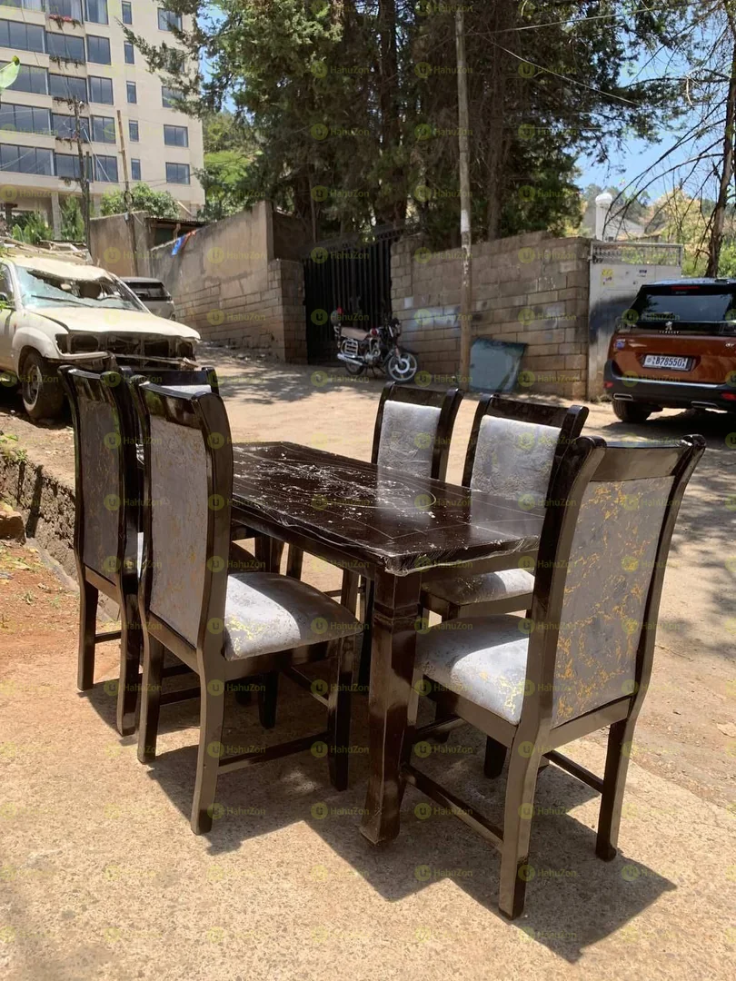 ባለ 6 ወንበር የምግብ ጠረጴዛ