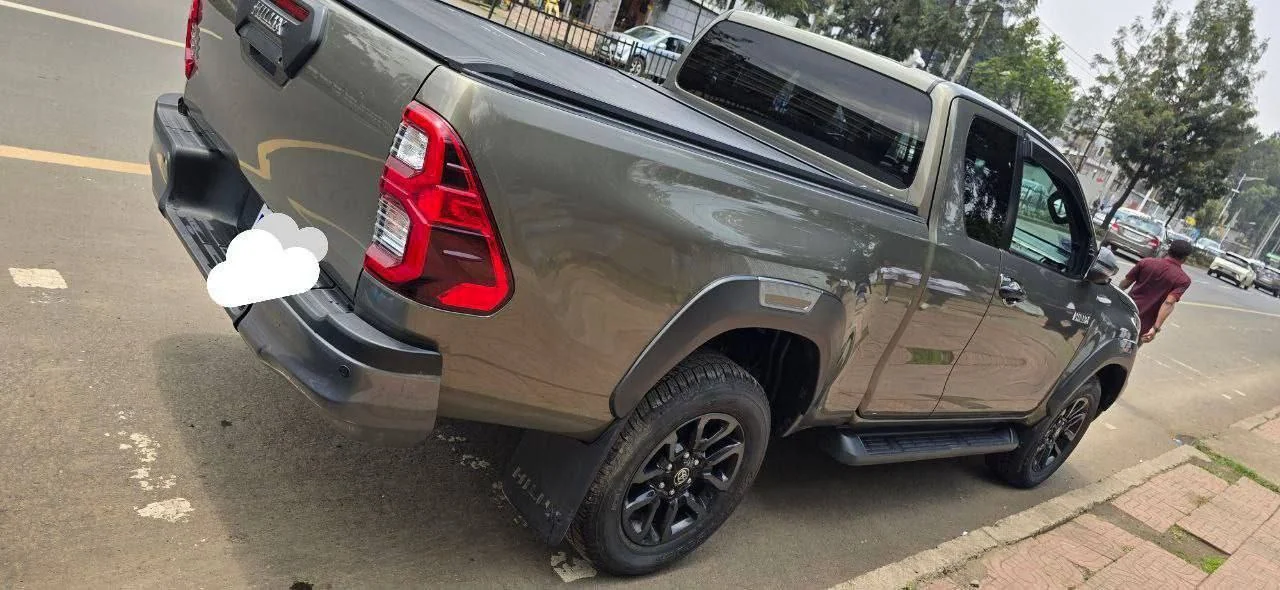 2021 Model-Toyota Hilux Invincible X-cab