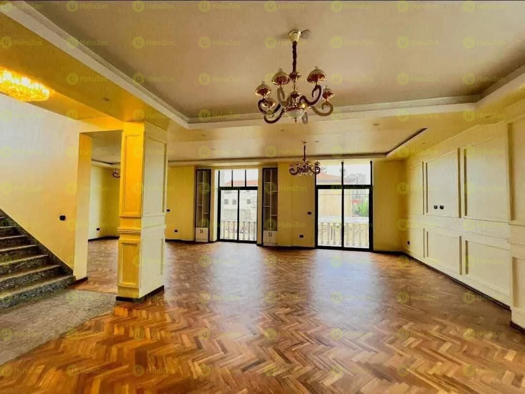 275 ካሬ የሚሸጥ G+3 ቤት በመገናኛ አምቼ