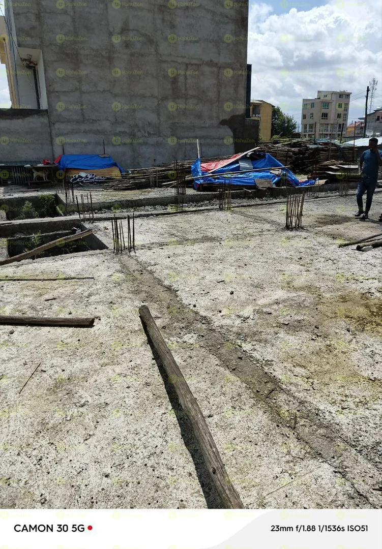 250 ካሬ የሚሸጥ G+3 መሠረት የወጣለት ቤት በአያት