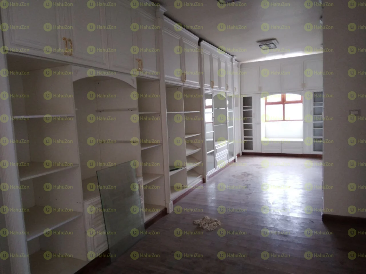 1200 ካሬ የሚሸጥ G+2 ቤት በቦሌ
