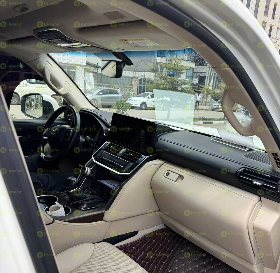 2022 Model-Toyota Land Cruiser V6 GXR