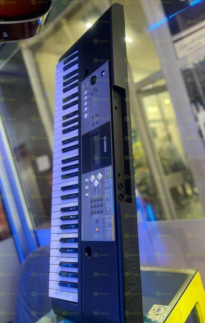 PSR E233 Keyboard