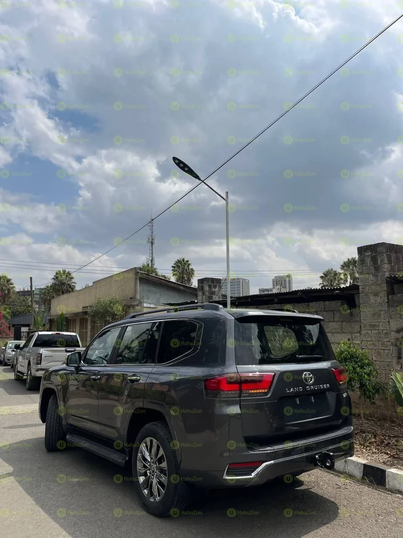 2023 Model-Toyota LandCruiser 300