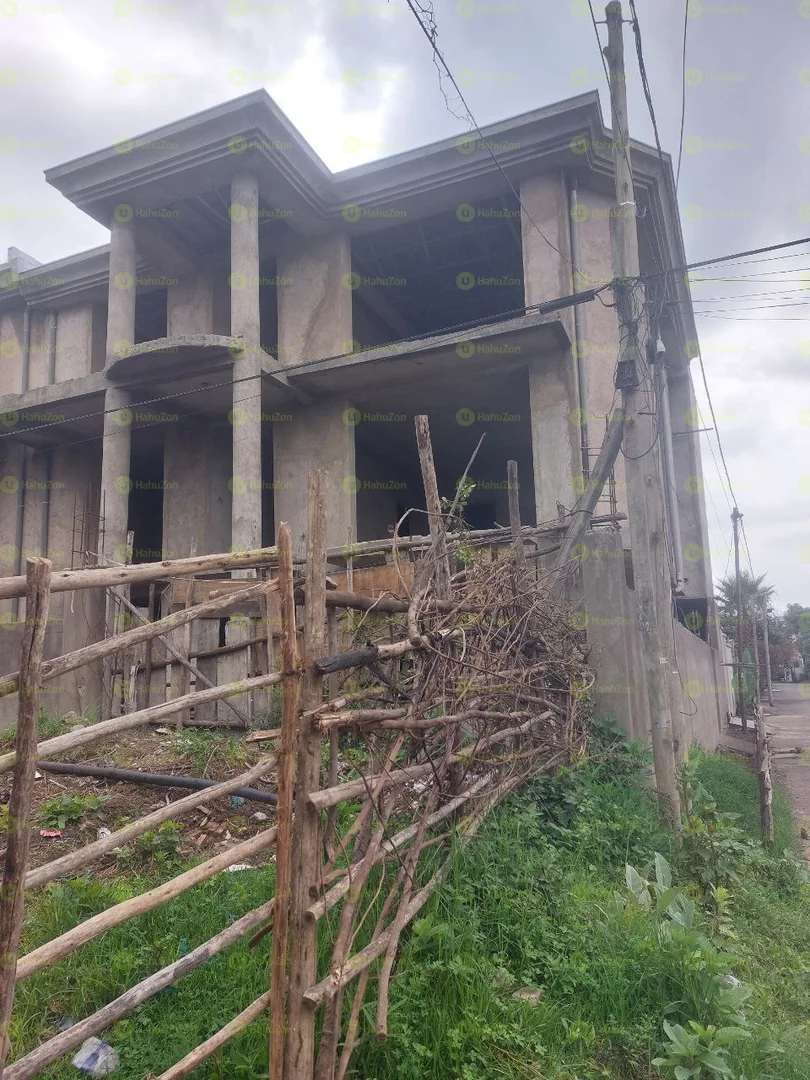 250 ካሬ የሚሸጥ ቤት በአያት ዞን