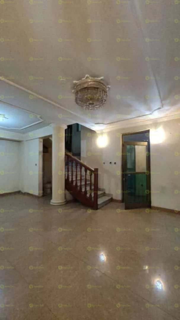 94 ካሬ የሚሸጥ G+1 ቤት በሴኤምሲ