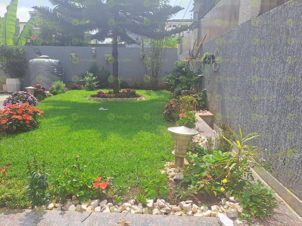 375 ካሬ የሚሸጥ G+2 ቤት በአያት