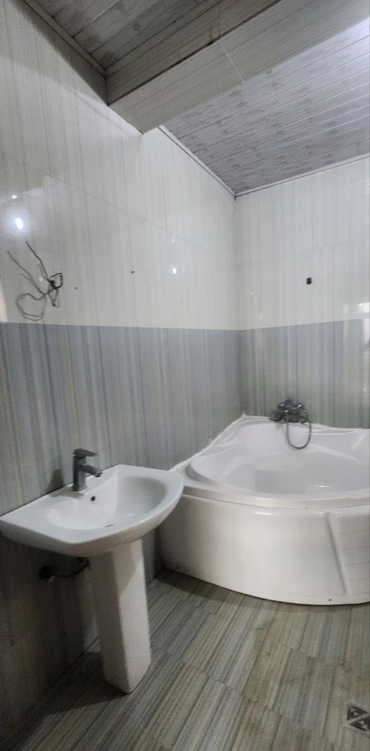 105 ካሬ የሚሸጥ G+2 ቤት በአያት