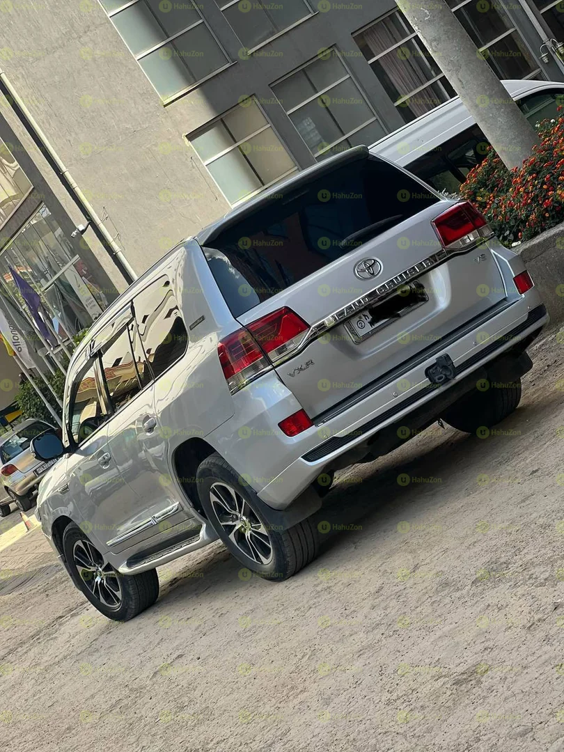 2009 Model-Toyot Landcruiser V8 VX