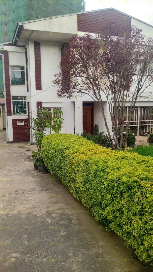 420 ካሬ የሚሸጥ G+1 ቤት በአያት ዞን