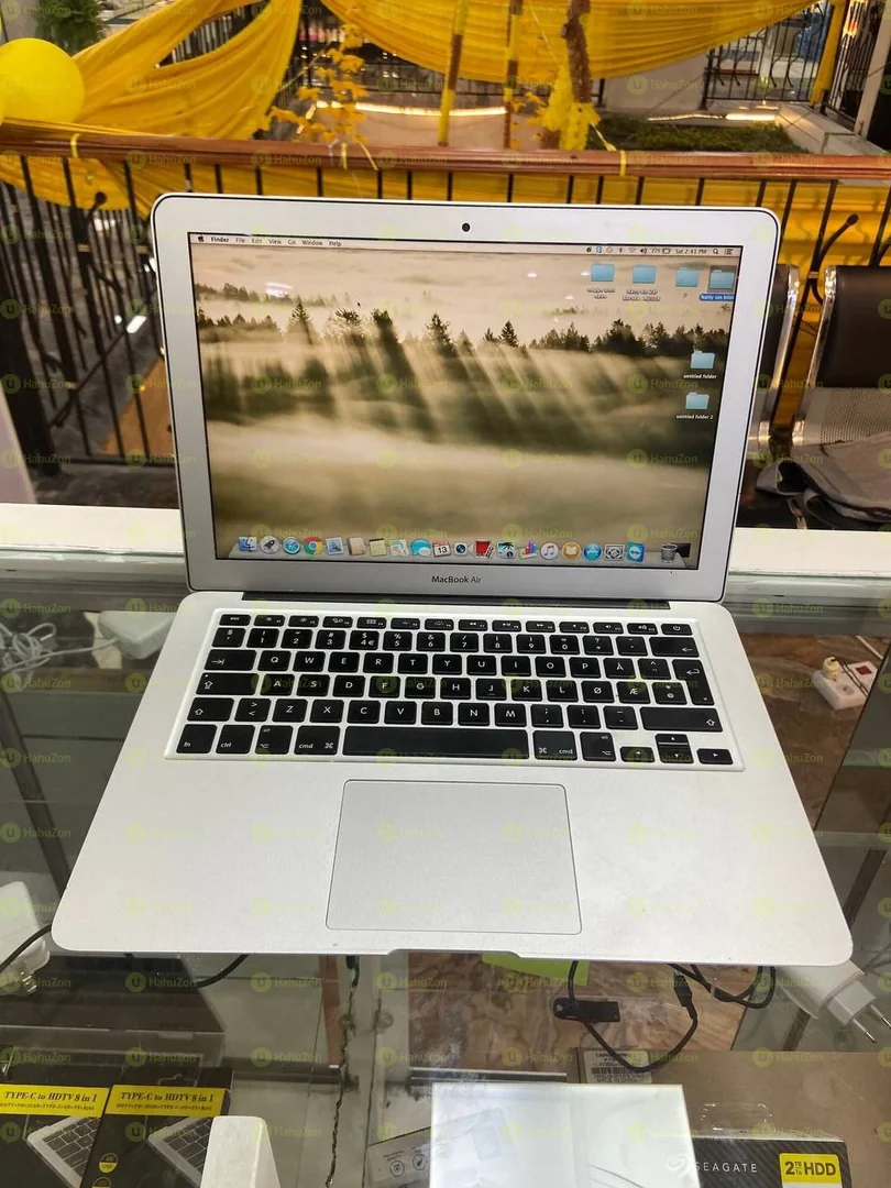 Apple MacBook Air 2014 Laptop