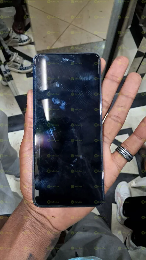 Tecno Camon 18