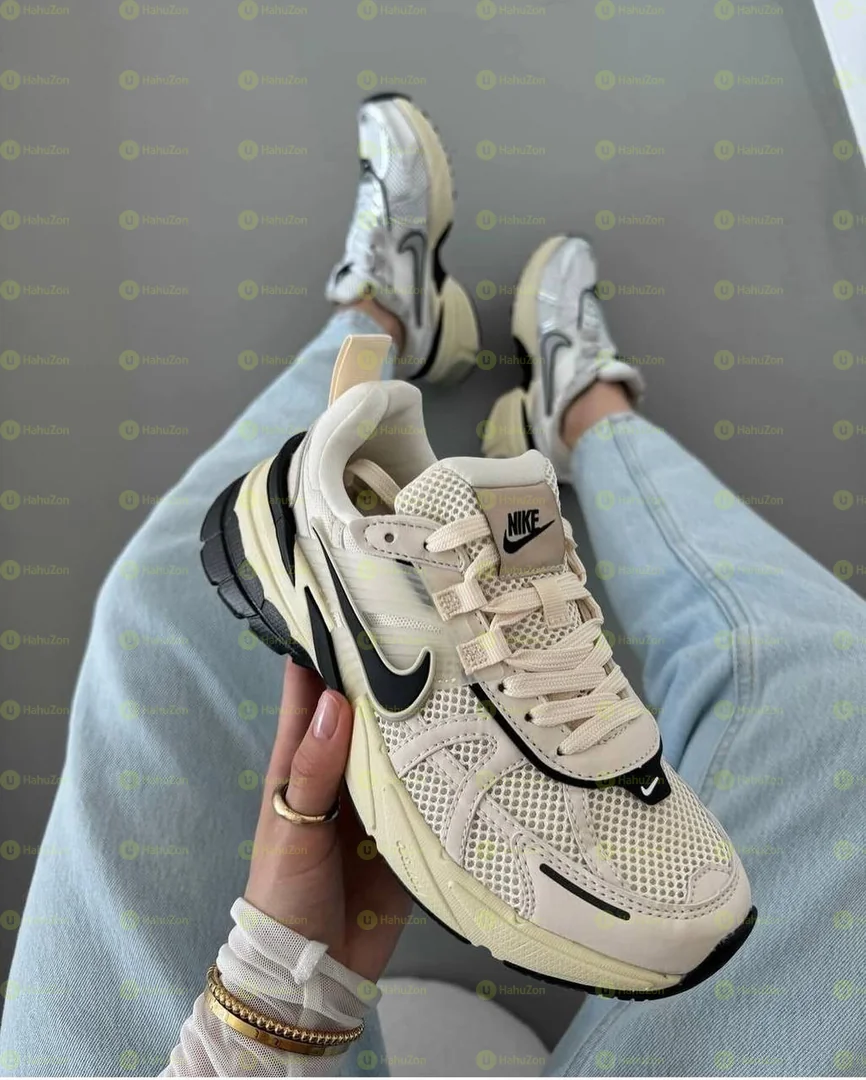 Nike v2k Women's Shoes