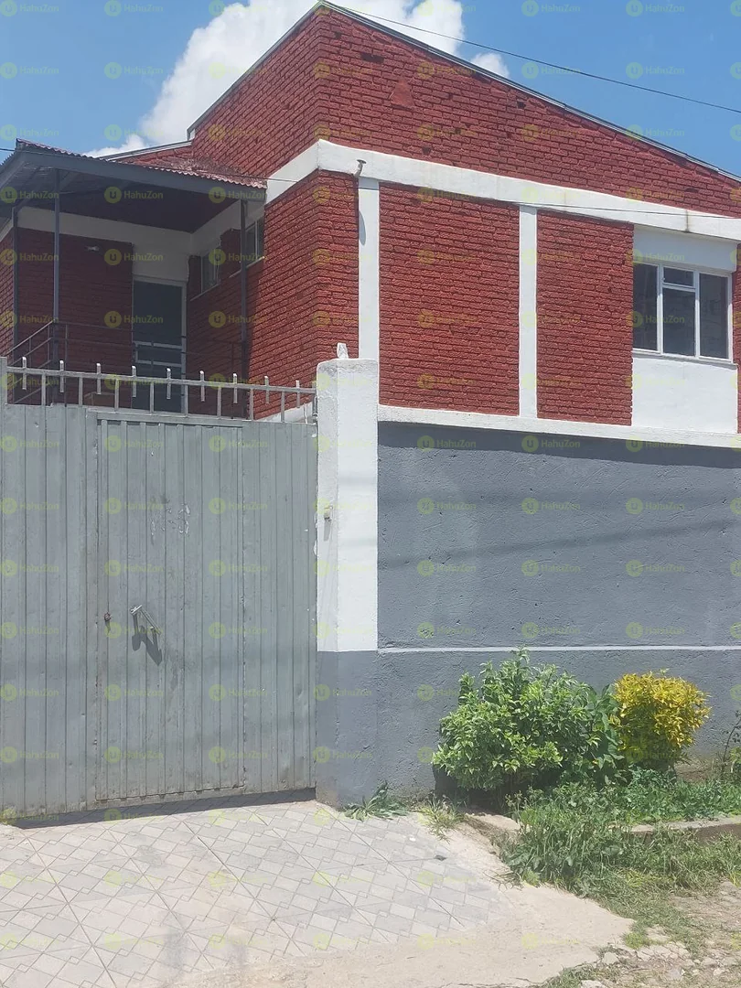 300 ካሬ የሚሸጥ G+1 ቤት በአያት