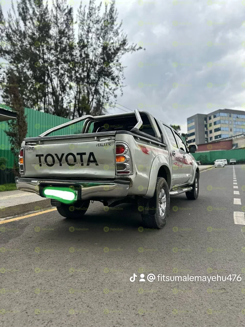 2010 Model-Toyota Hilux Double Cab