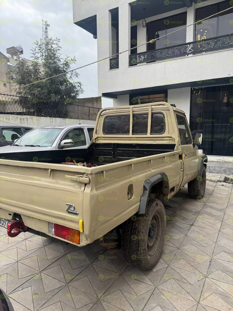 1990 Model-Toyota Land Cruiser