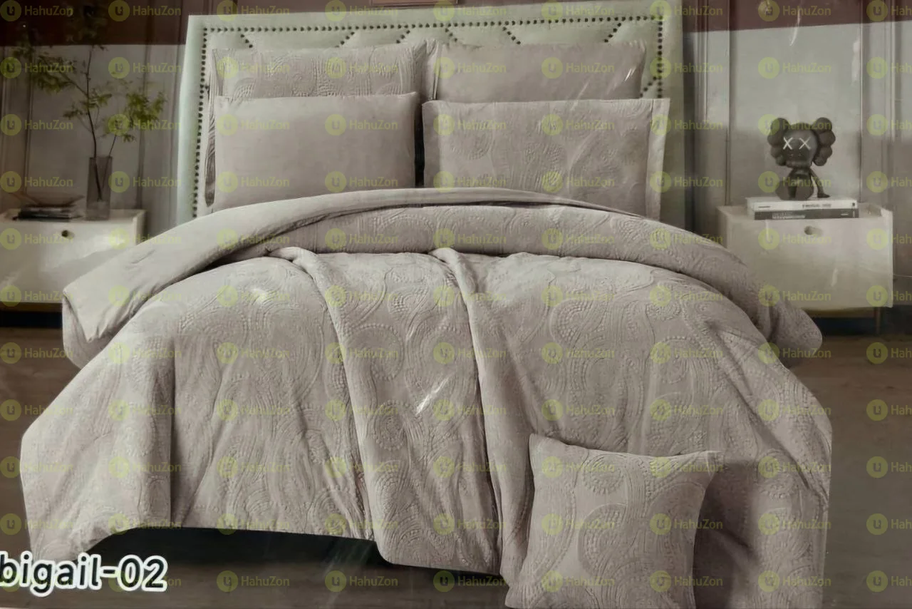Seven Pcs Comforter Set