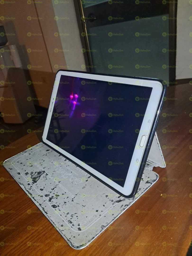 SamsunG Galaxy Tab E