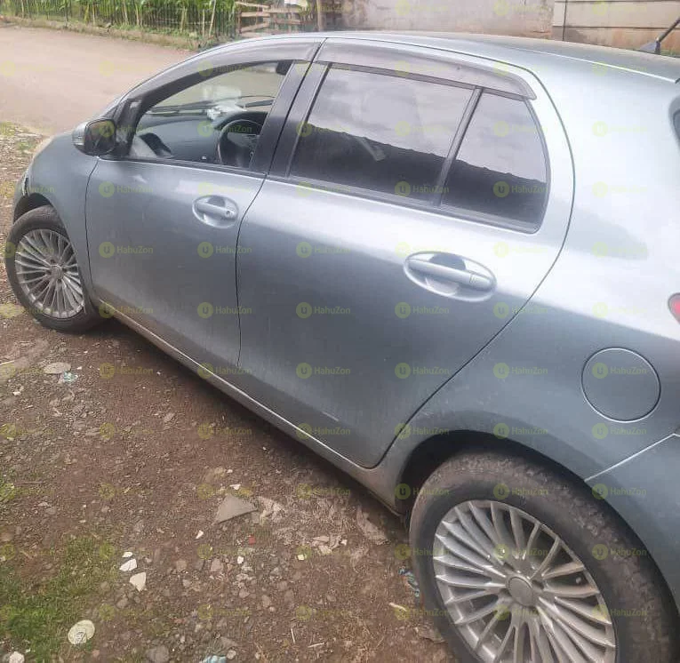 2010 Model-Toyota Yaris Compact