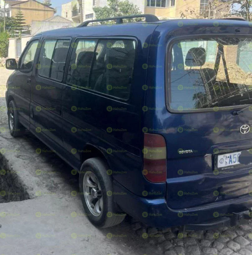 2008 Model-Toyota Dolphin Shark