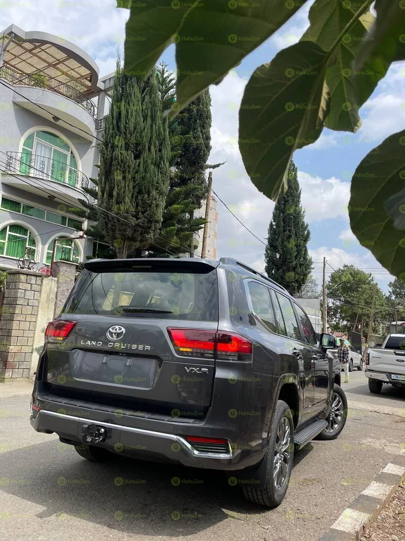 2023 Model-Toyota LandCruiser 300