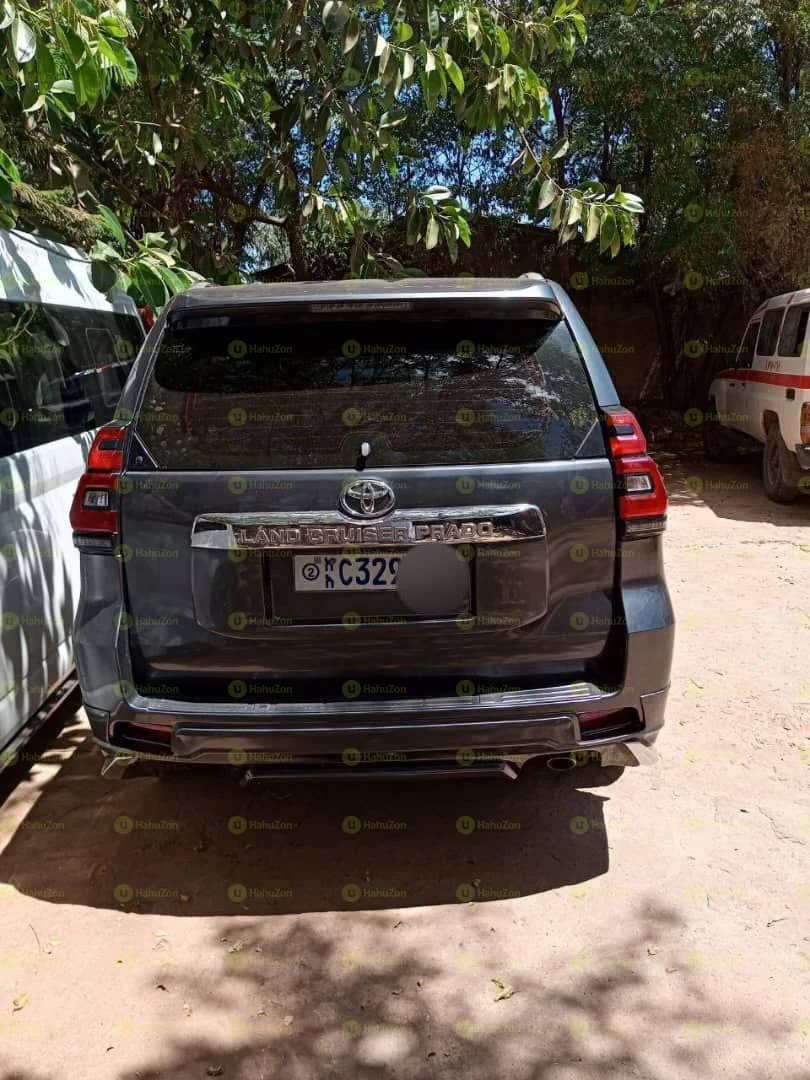 2013 Model-Toyota Land Cruiser Prado