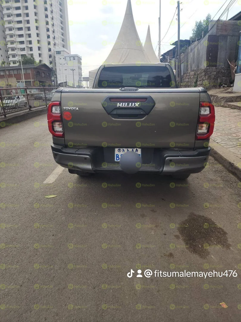2021 Model-Toyota Hilux invisible Kin