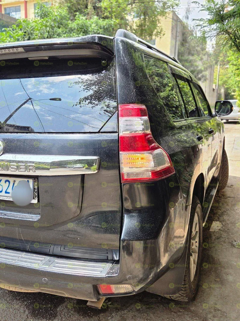 2015 Model-Toyota Landcruiser Prado