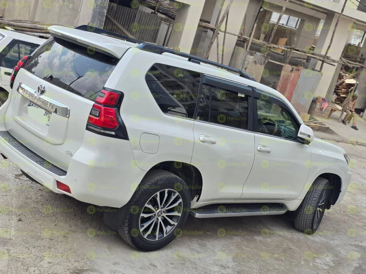 2020 Model-Toyota Landcruiser Prado