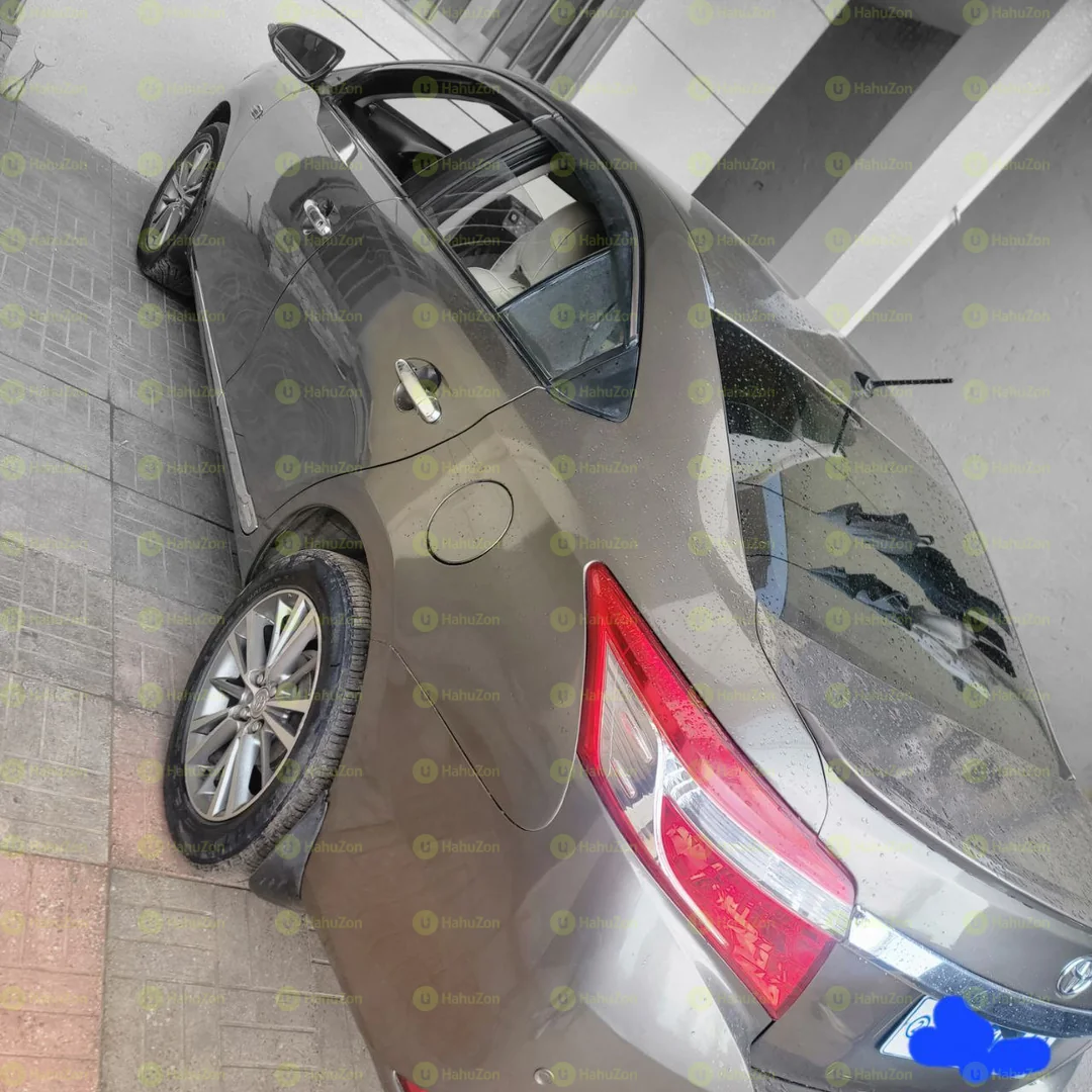 2015 Model-Toyota Yaris