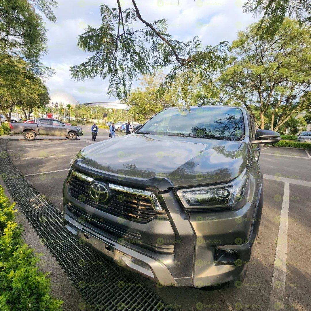 2022 Model-Toyota Hilux invisible Double Cup