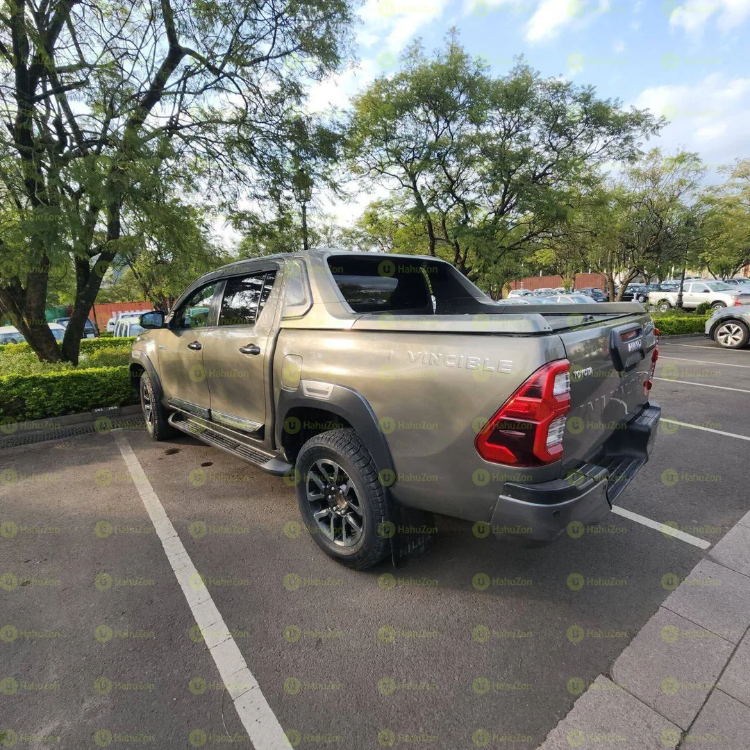 2022 Model-Toyota Hilux invisible Double Cup