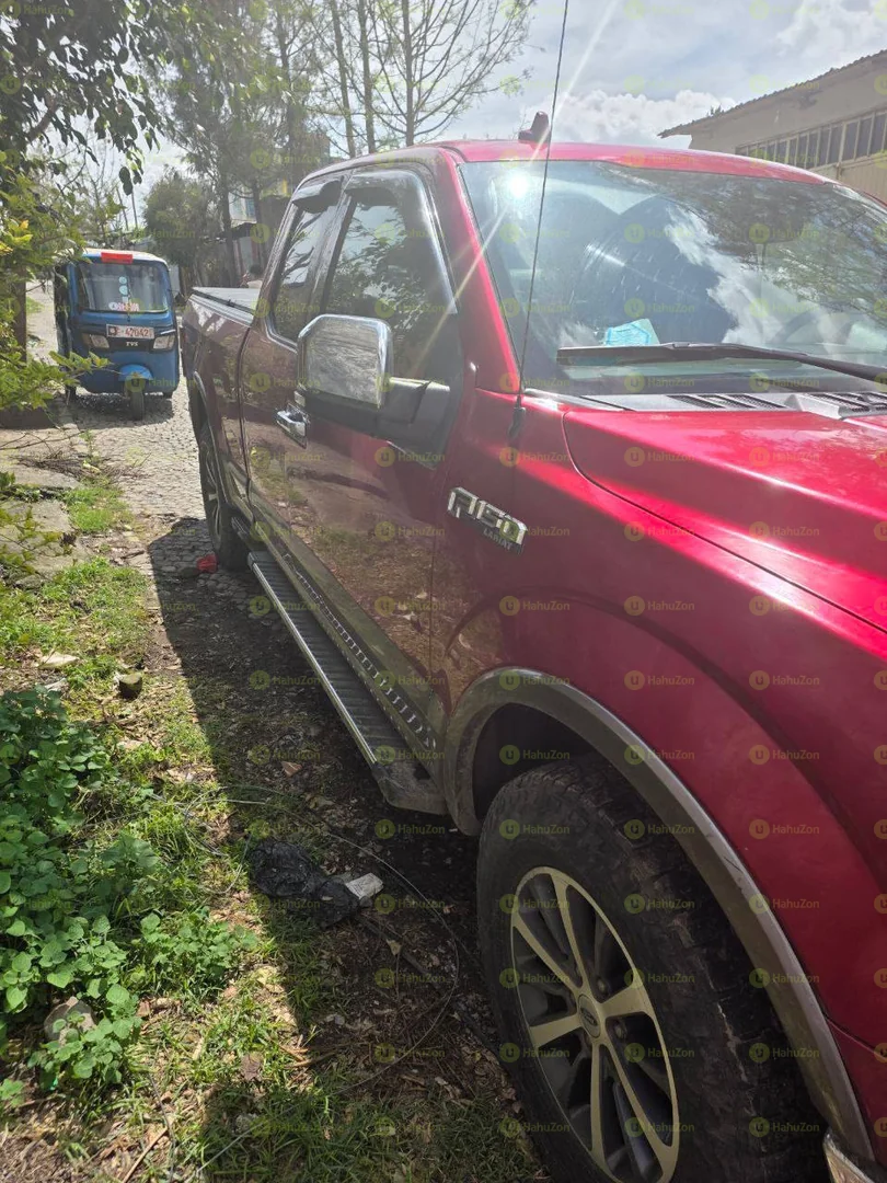 2019 Model-Ford F-150 Lariet