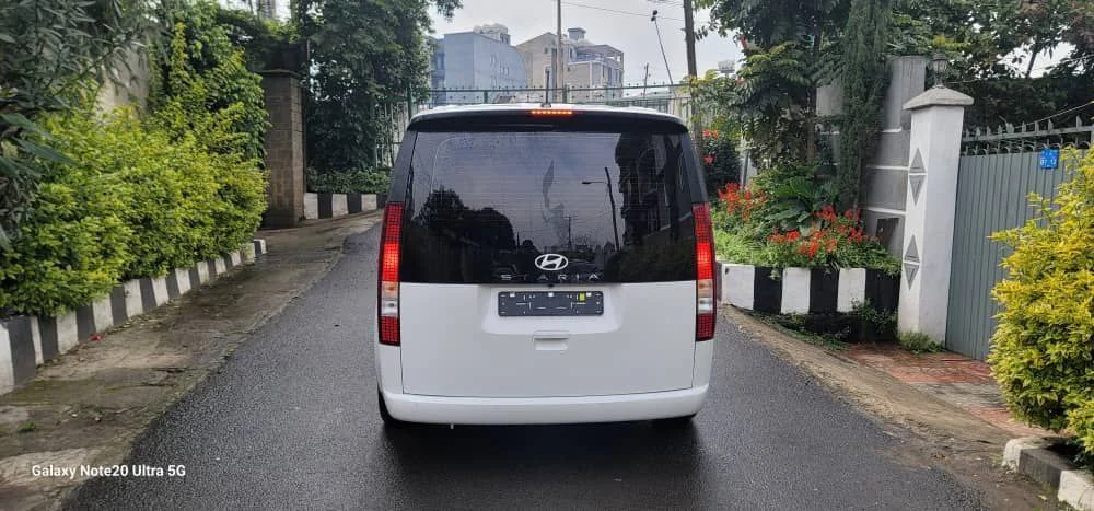 2025 Model-Hyundai Staria Hybrid