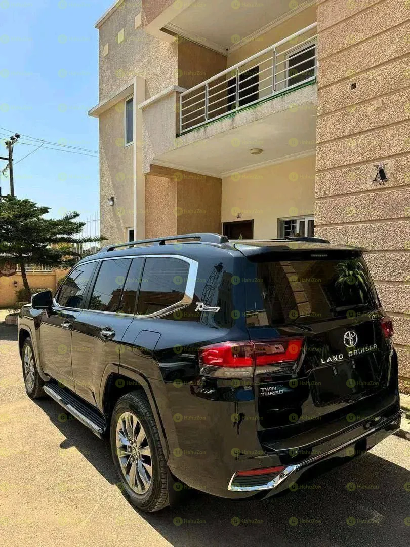 2023 Model-Toyota Landcruiser V-XR