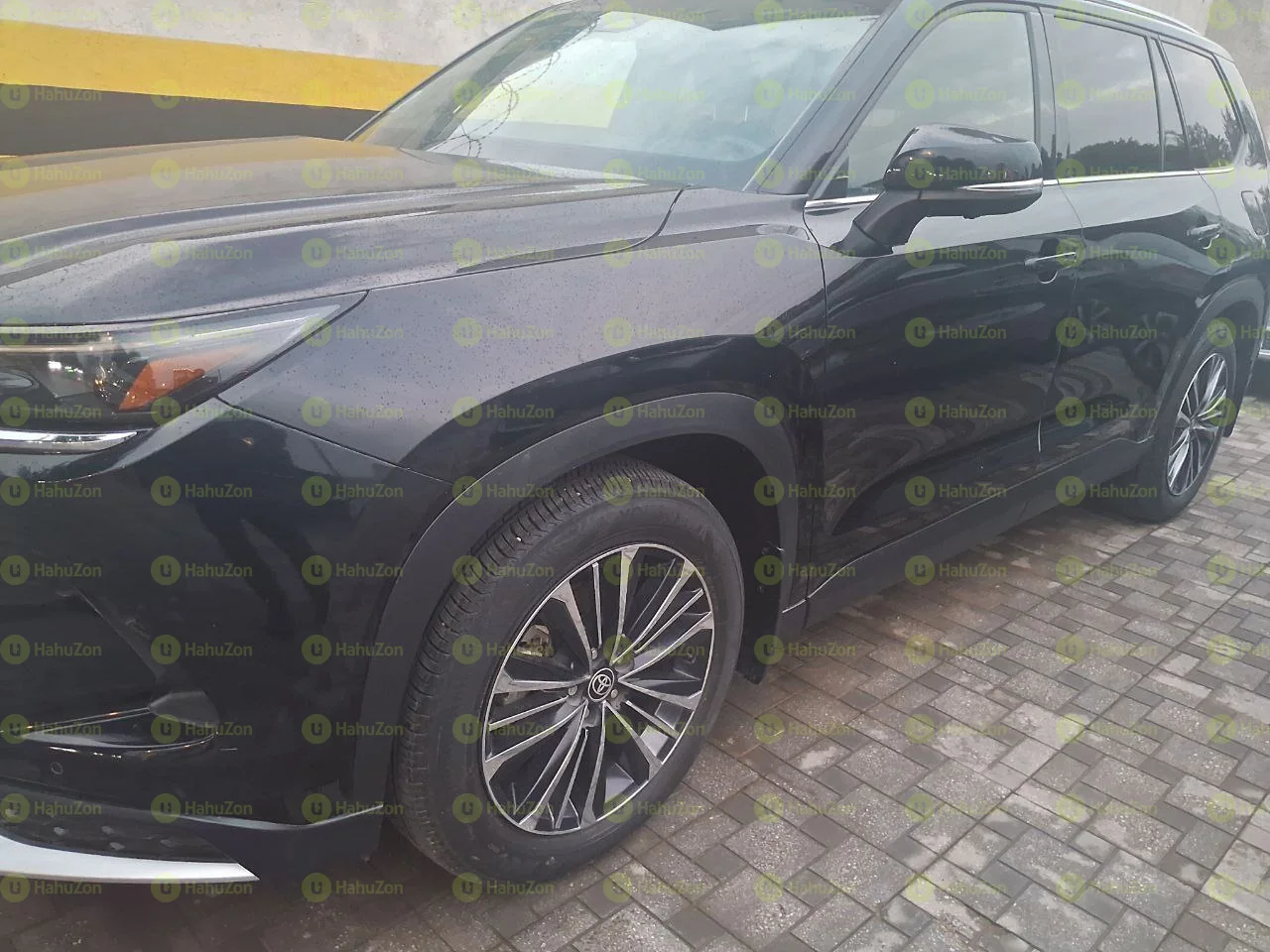 2024 Model-Toyota Highlander Platinum