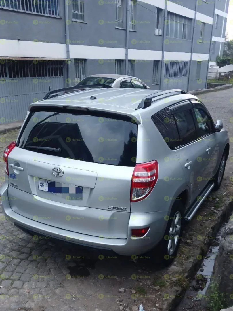 2010 Model-Toyota Rav4