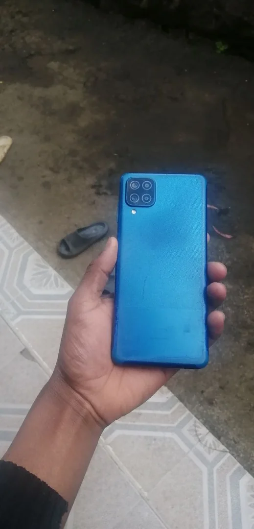 Samsung A12