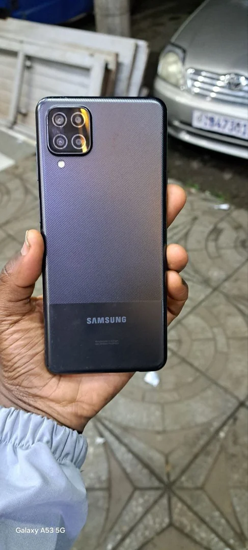 Samsung A12