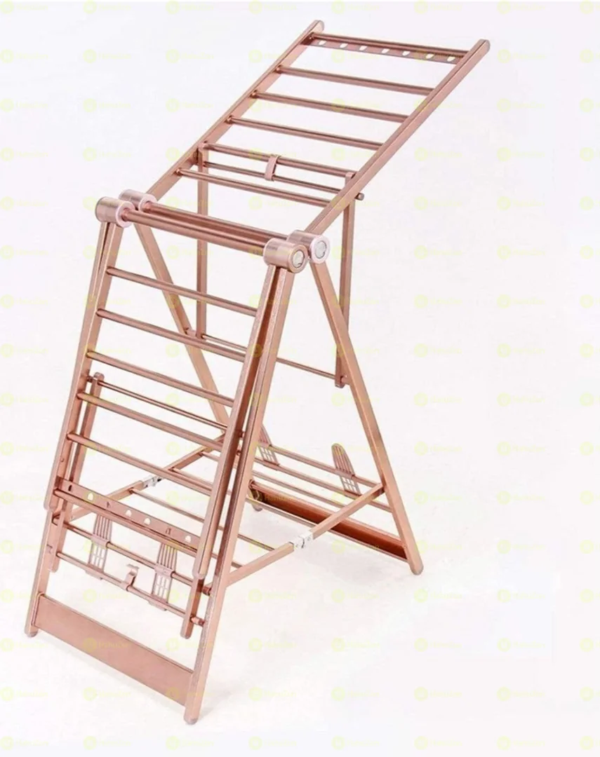 ዘመናዊ የሆነ የልብስ ማስጫ