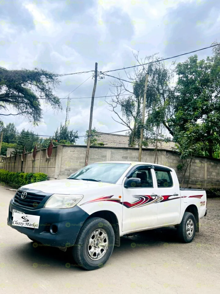 2013 Model-Toyota Hilux Kin Cap