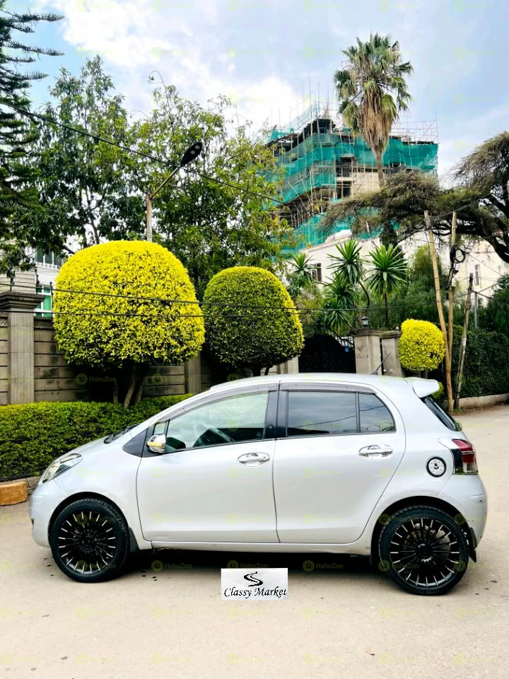 2010 Model-Toyota Yaris