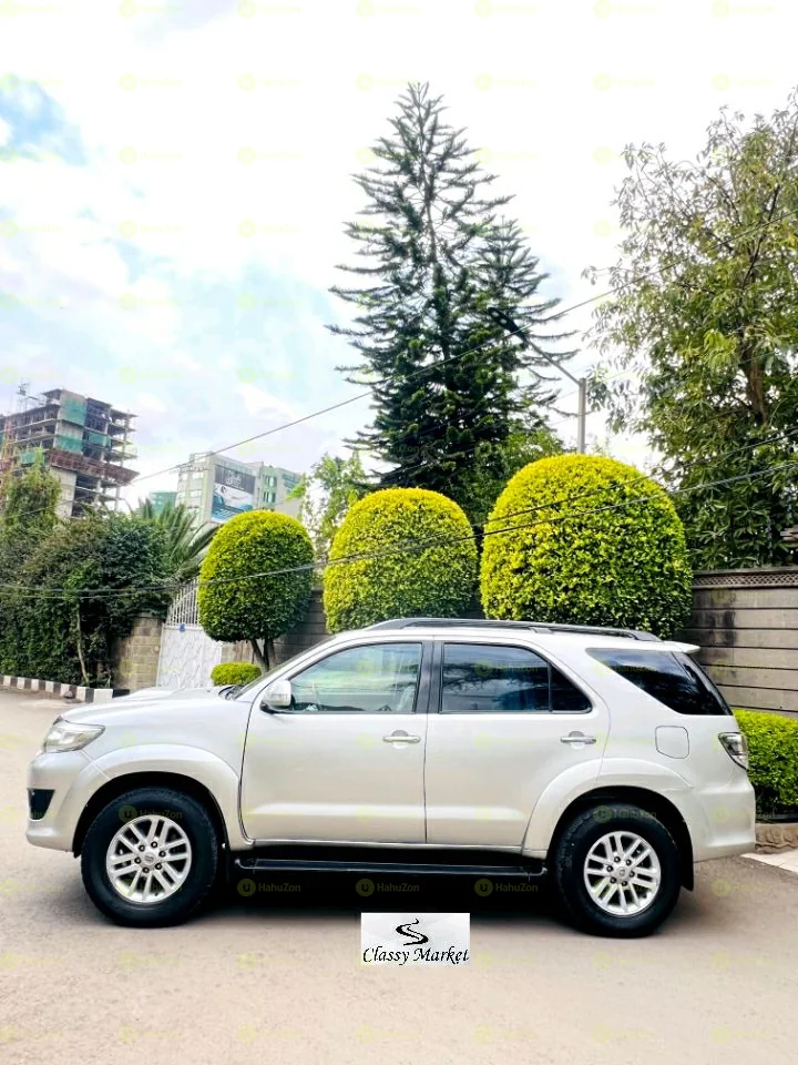 2012 Model-Toyota Fortuner