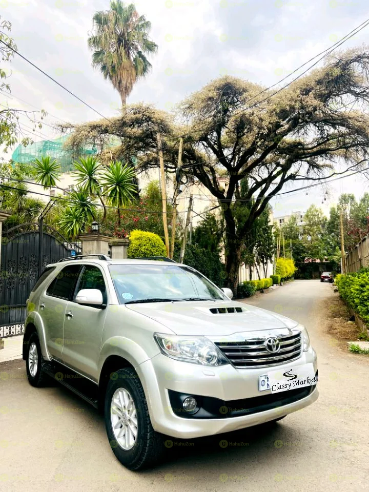 2012 Model-Toyota Fortuner