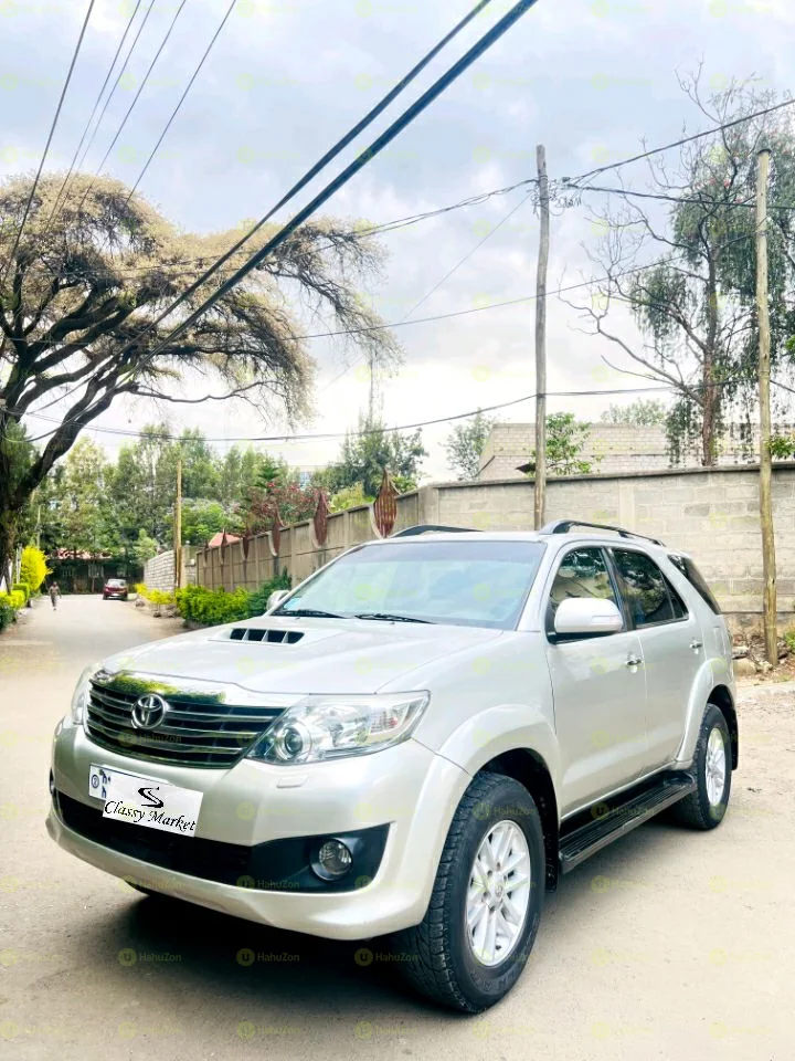 2012 Model-Toyota Fortuner