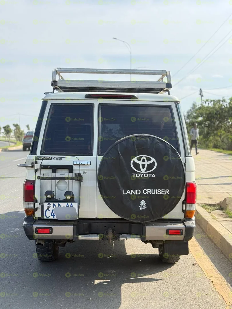 2010 Model-Toyota Land Cruiser