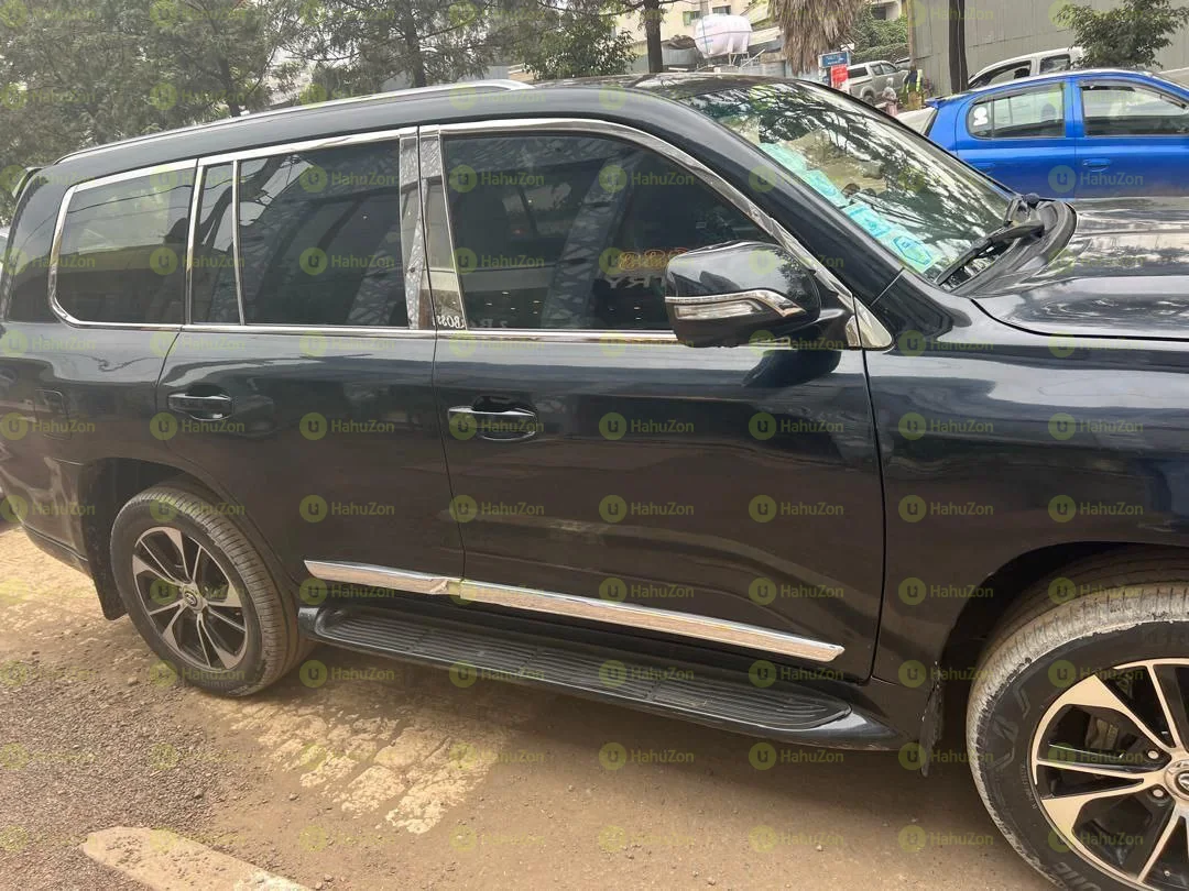 2014 Model-Toyota Landcruiser V8 GXR