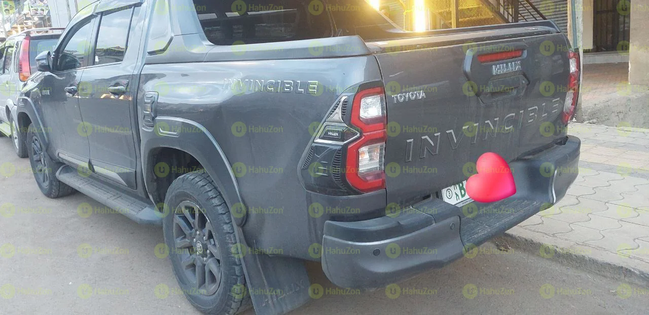 2022 Model-Toyota Hilux Invincible