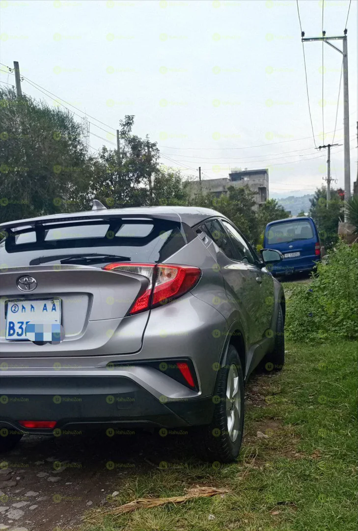 2017 Model-Toyota Ch-R