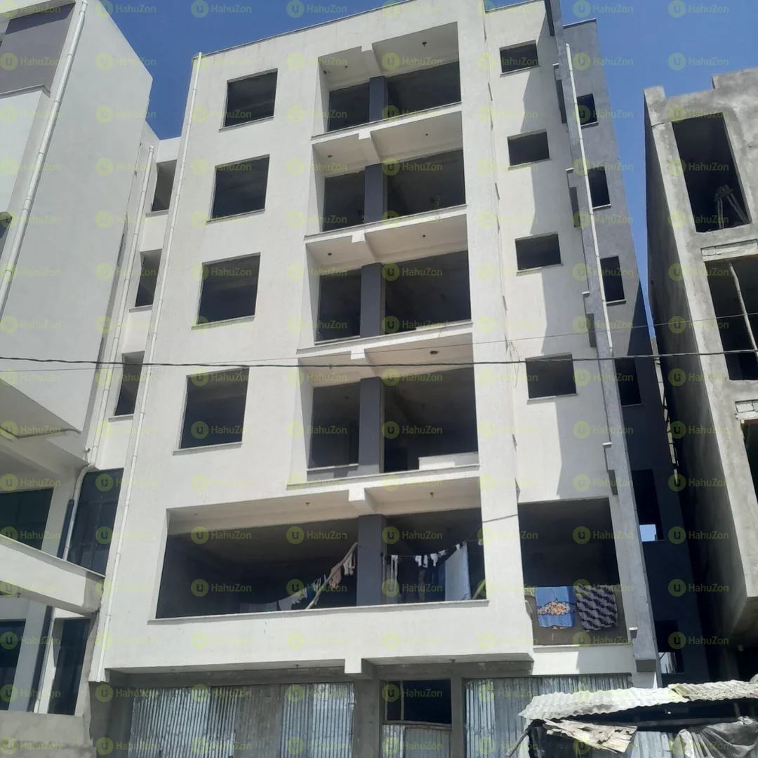 250 ካሬ የሚሸጥ G+5 ህንጻ በአያት